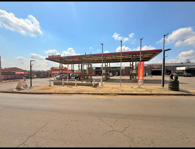 2,850M² SERVICE STATION FOR SALE IN LA ROCHELLE